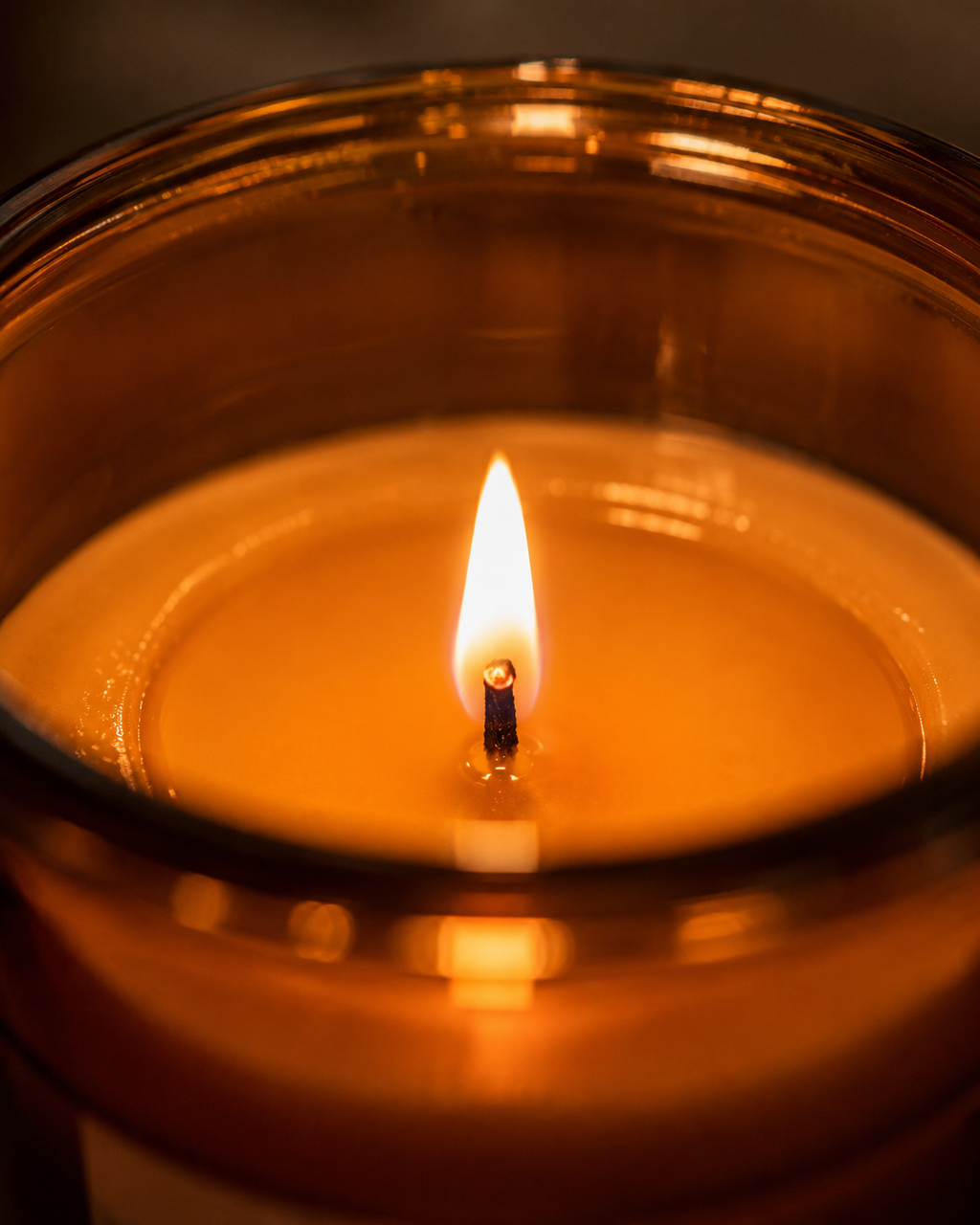 Deluma Amber Candle
